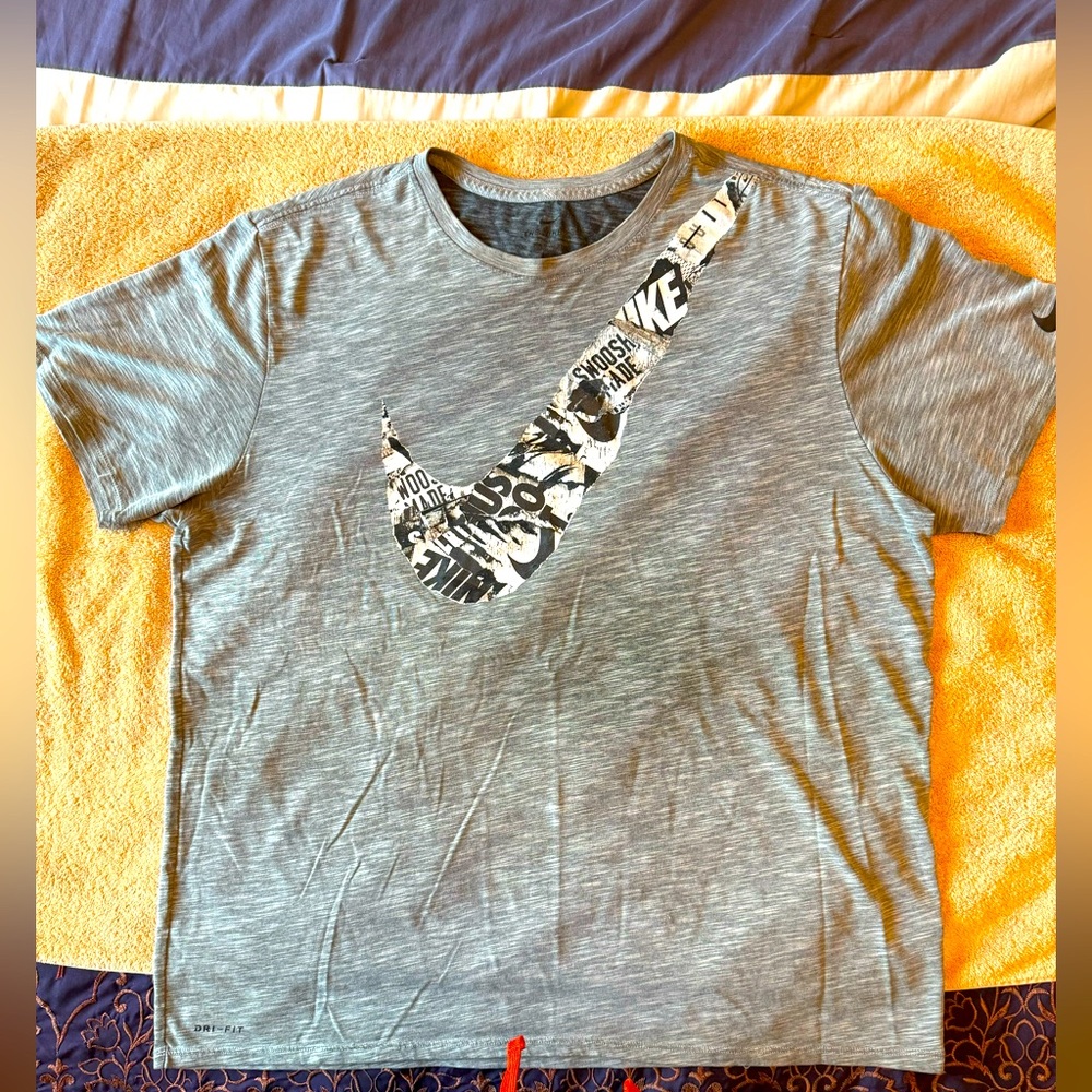 Nike Swoosh Dry-Fit S/S Tagless Tee Shirt Size XXL